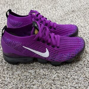 Nike Women's vapor max Vibrant Purple Sneakers